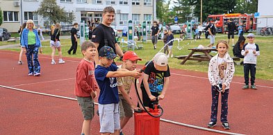 Festyn z okazji Dnia Dziecka w Zespole Szkół im. Łukasiewicza w Policach