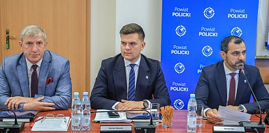 Wotum zaufania i absolutorium dla Zarządu Powiatu Polickiego