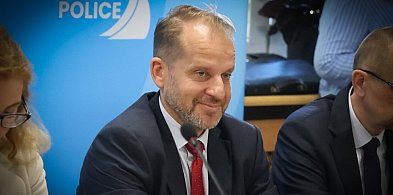 Burmistrz Polic Krystian Kowalewski z wotum zaufania i absolutorium