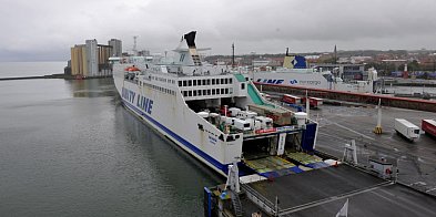 Pasażer promu Skania znalazł się za burtą...-20869