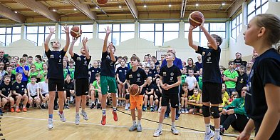 SP 8 najlepsza w Turnieju Gier i Zabaw o Puchar Burmistrza Polic