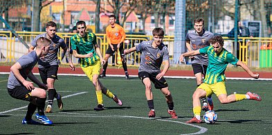 Chemik Police wygrywa z Mechanikiem Bobolice