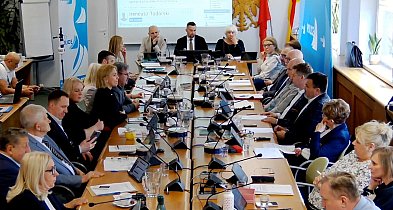 Koniec z nocną sprzedażą alkoholu w Gminie Police. Radni zdecydowali