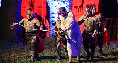 Ruiny klasztoru w Policach-Jasienicy sceną wyjątkowego widowiska