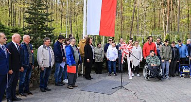 Uroczyste podniesienie flagi w PSONI Police z okazji świąt majowych