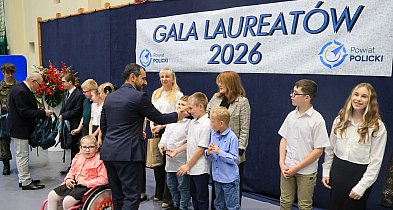 Powiatowa Gala Laureatów. 355 uczniów nagrodzonych przez Starostę Polickiego