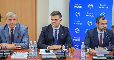 Wotum zaufania i absolutorium dla Zarządu Powiatu Polickiego