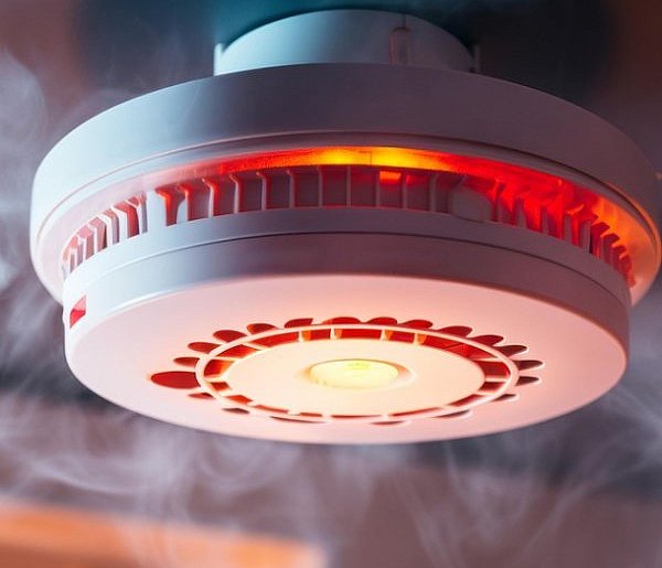 Rewolucja w przepisach pożarowych. Nowe obowiązki dla właścicieli domów i firm-20033