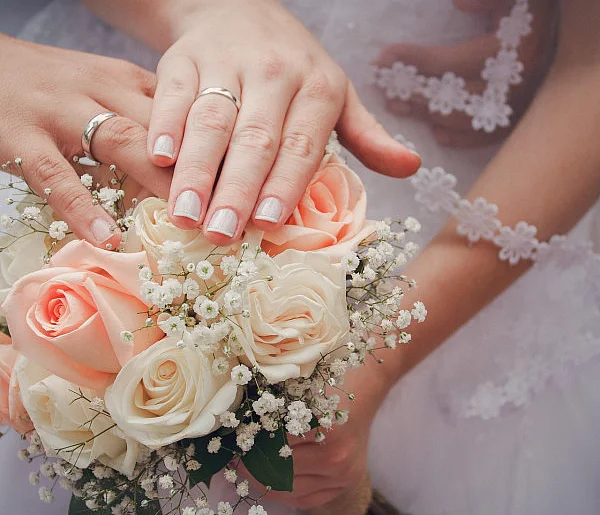 40 tys. zł za ślub i dziecko. PiS chce zachęcać do małżeństw i rodzicielstwa-20387