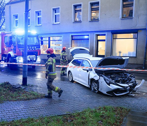 Wypadek na ul. Grunwaldzkiej w Policach-20532