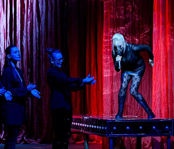 Kora. Falowanie i spadanie [zapowiedź]-20977