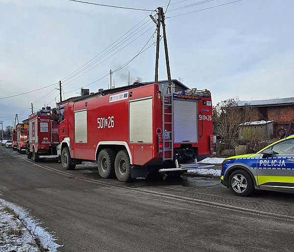 Pożar w domu wielorodzinnym w Policach-Jasienicy-21052