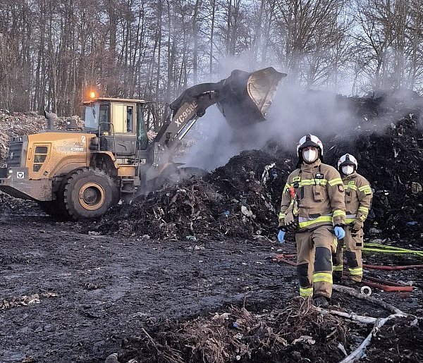 Pożar na składowisku w Leśnie Górnym
