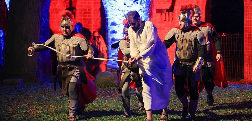 Ruiny klasztoru w Policach-Jasienicy sceną wyjątkowego widowiska