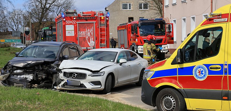 Zderzenie dwóch aut w Policach-Jasienicy