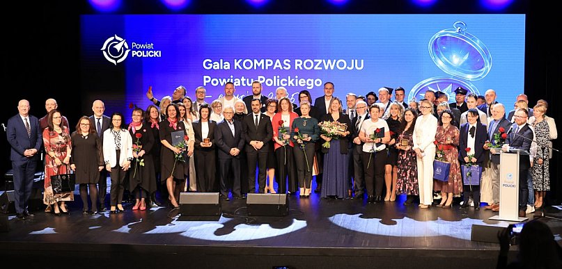 Uroczysta gala w Policach. Wręczono Kompasy Rozwoju Powiatu Polickiego 2025