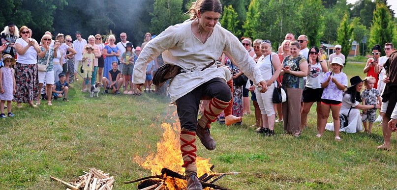 Noc Świętojańska w Policach - słowiańskie obrzędy i muzyka nad wodą