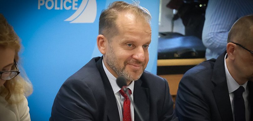 Burmistrz Polic Krystian Kowalewski z wotum zaufania i absolutorium