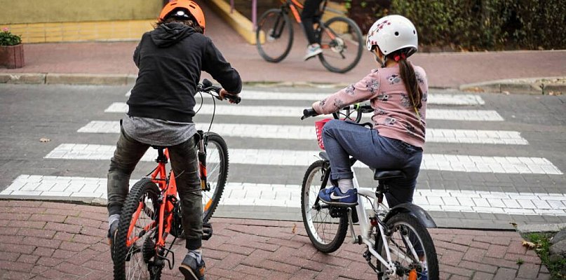 Prezydent podpisał nowelę nakazującą osobom do 16 lat jazdę w kaskach na... - 20432