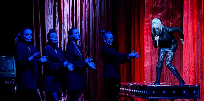 Kora. Falowanie i spadanie [zapowiedź] - 20977