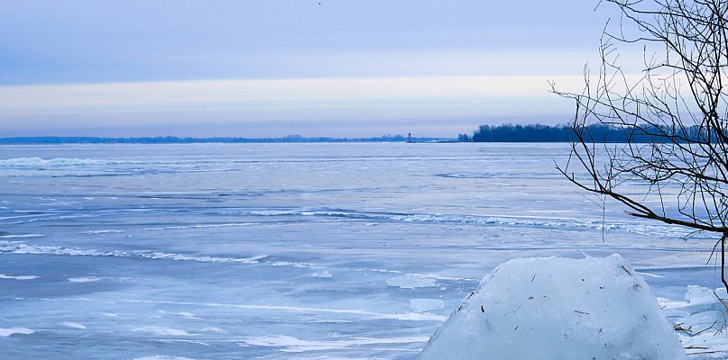 Policja z Polic sprawdza zamarznięte zbiorniki wodne i apeluje o ostrożność - 21214