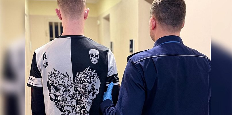 Uszkodził dwa przystanki autobusowe, teraz odpowie przed sądem