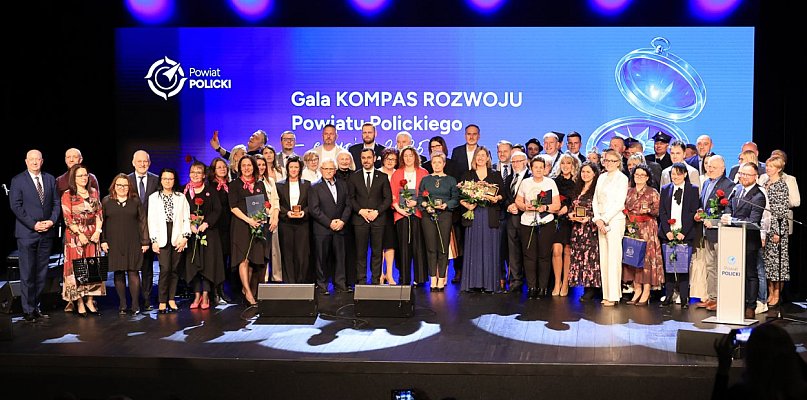 Uroczysta gala w Policach. Wręczono Kompasy Rozwoju Powiatu Polickiego 2025