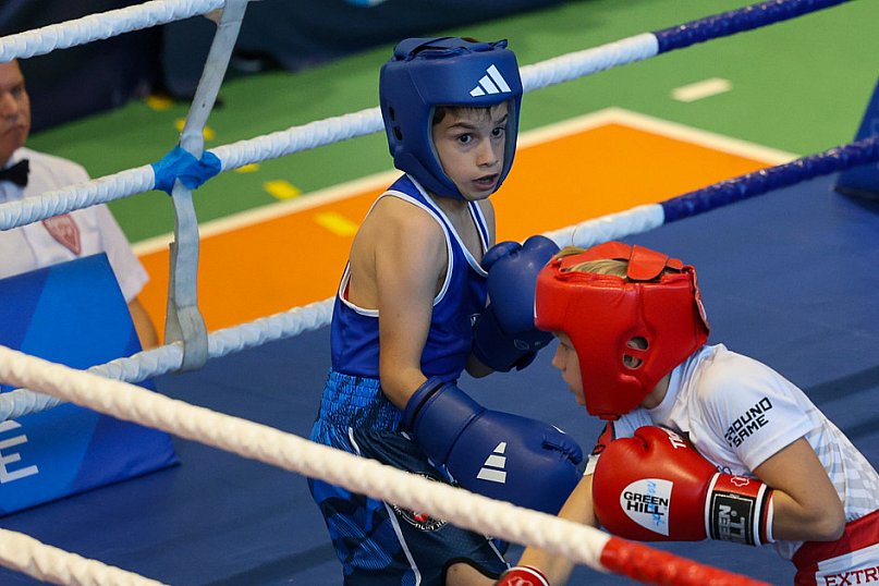 Boks Przeciwko Uzależnieniom w Policach