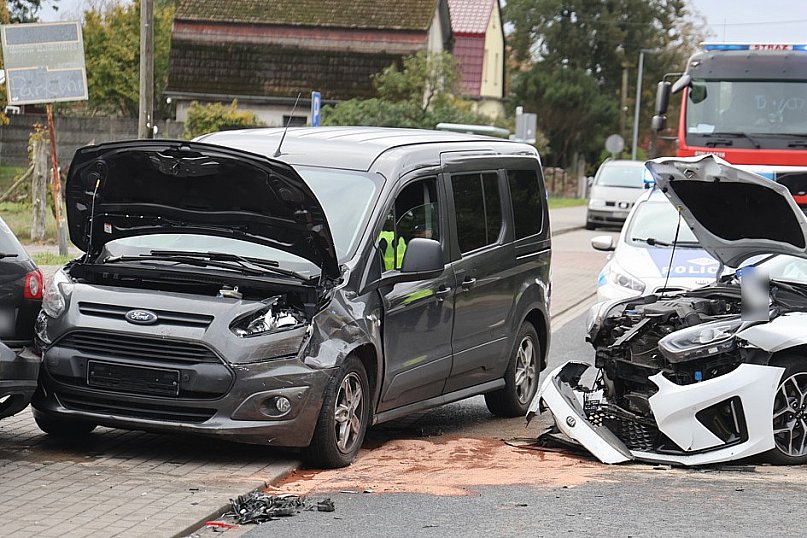 Cztery auta zderzyły się na Szczecińskiej w Tanowie