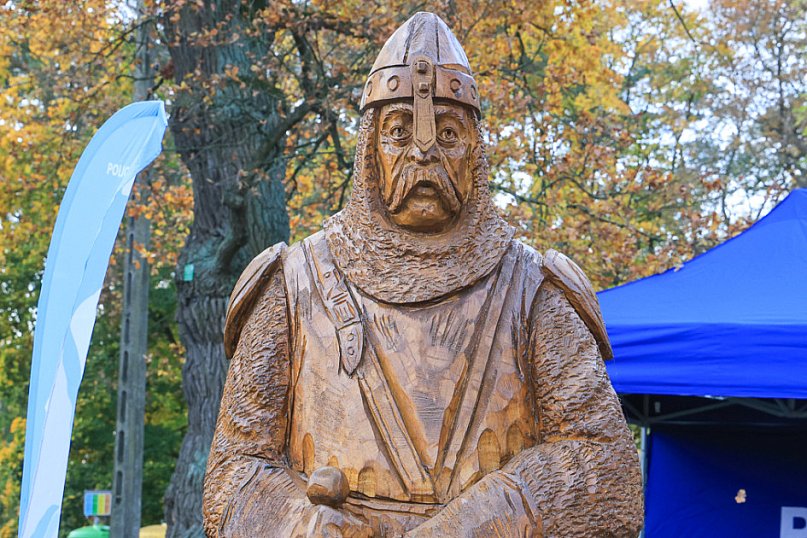 W Mścięcinie odsłonięto rzeźbę Mściwoja