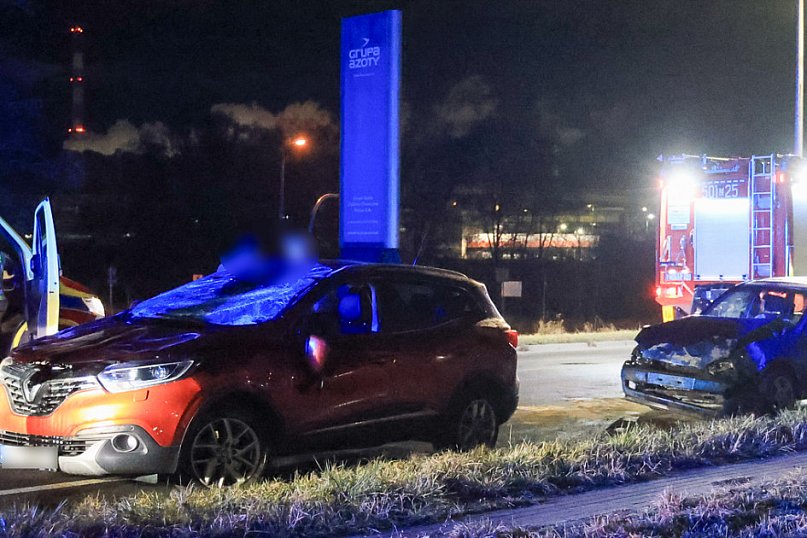 Zderzenie aut na Jasienickiej w Policach