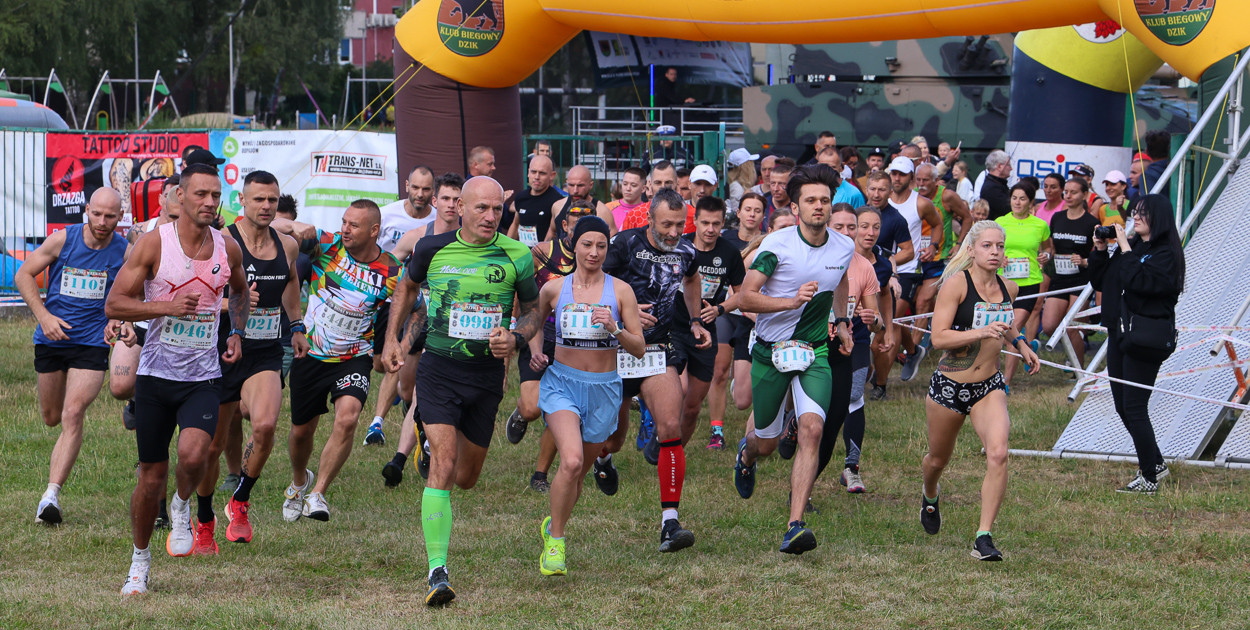 Start XV Biegu Szlakiem Dzika na trasie w Policach