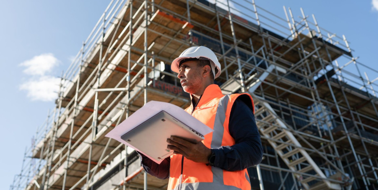 Ocieplana odzież robocza dla pracowników na jesień i zimę. Czy jest obowiązkowa?