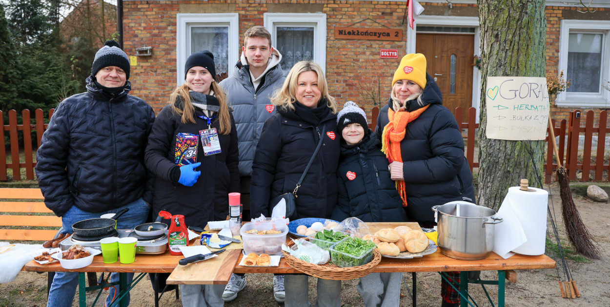 WOŚP. Burger Wiejski i zupa z „koksownika” w Niekłończycy