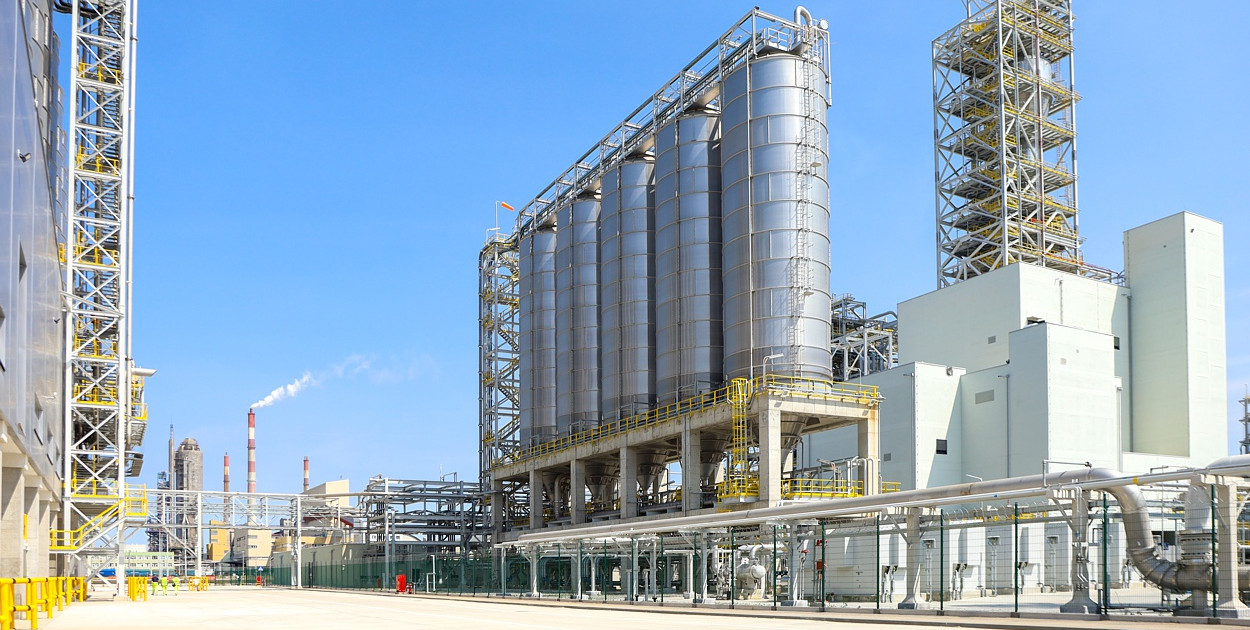 Zakład w hibernacji, gmina pod presją. Co dalej z Polimerami Police?