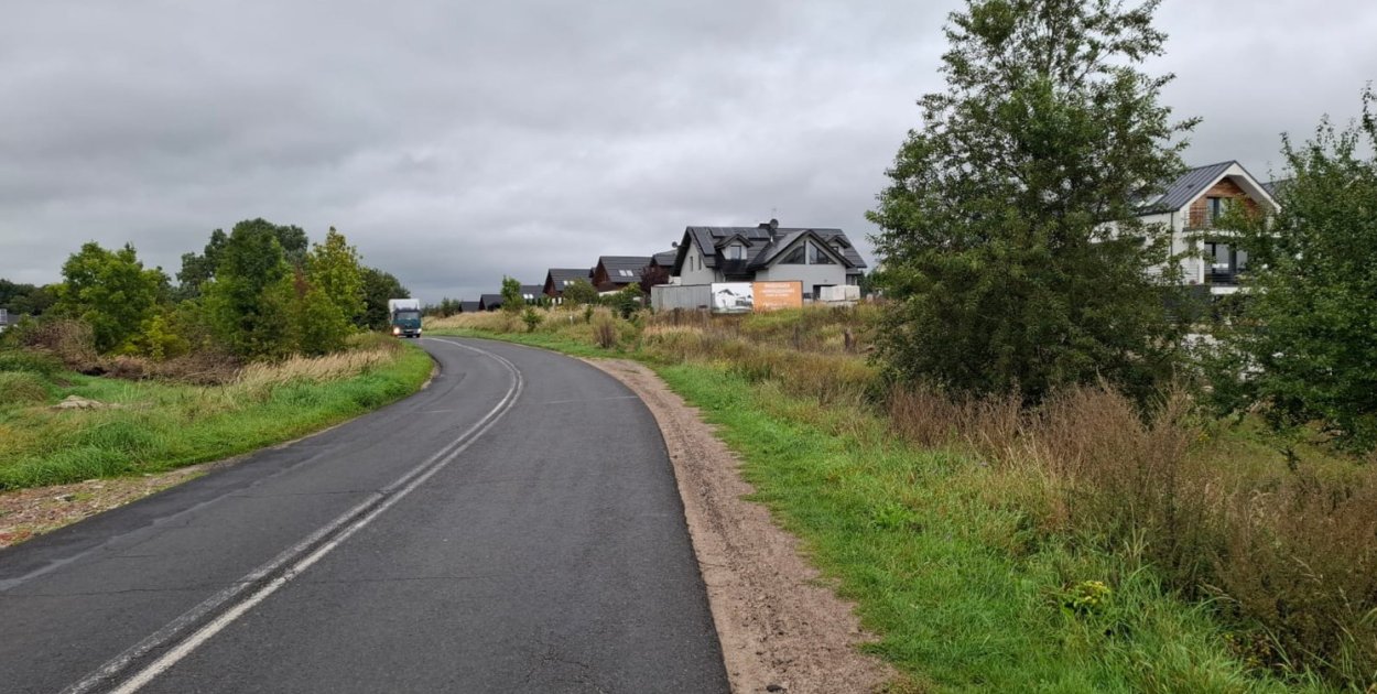 Nowa trasa pieszo-rowerowa w Dobrej. Jest umowa z wykonawcą