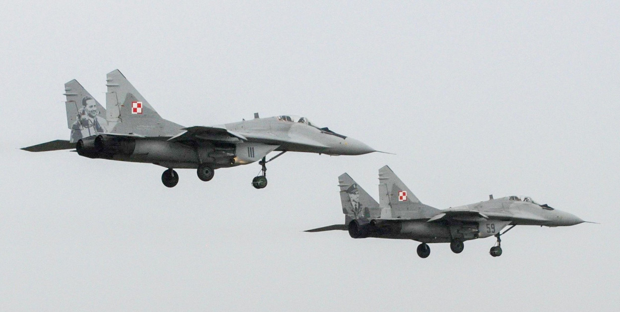 Planowe loty naddźwiękowe. Możliwy grom dźwiękowy. Wojsko uspokaja