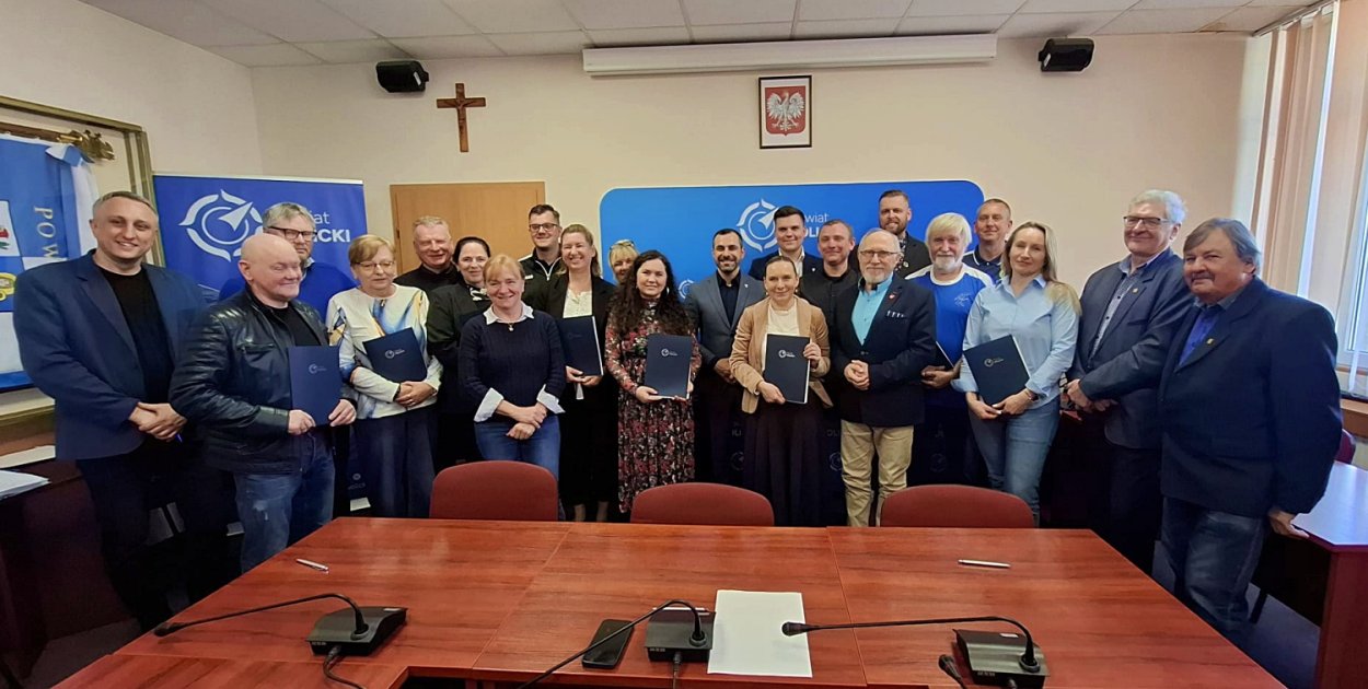 Powiat Policki podpisał umowy na realizację zadań publicznych w 2026 roku